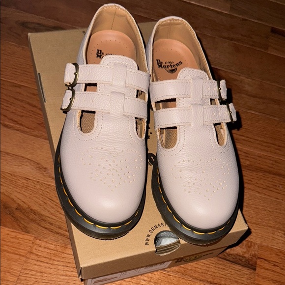 Dr. Martens 8065 Mary Jane - Picture 3 of 5